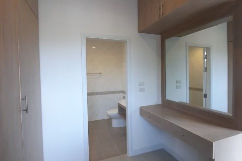 Villa in Phuket, Thailand 3 bedrooms № 153249 - photo 12