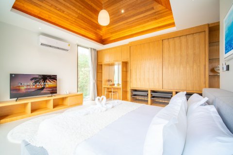 Villa in Phuket, Thailand 3 bedrooms № 153251 - photo 15