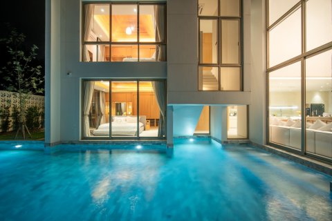 Villa in Phuket, Thailand 3 bedrooms № 153251 - photo 16