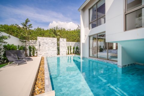 Villa in Phuket, Thailand 3 bedrooms № 153251 - photo 28