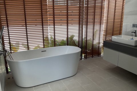 Villa in Phuket, Thailand 3 bedrooms № 153247 - photo 19