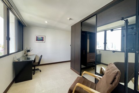 Condo à Watthana, Bangkok, Thaïlande, 5 chambres № 190960 - photo 25