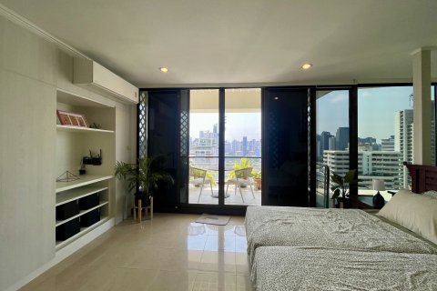 Condo à Watthana, Bangkok, Thaïlande, 5 chambres № 190960 - photo 18