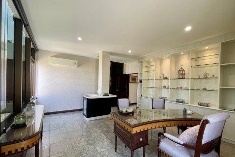 Condo à Watthana, Bangkok, Thaïlande, 5 chambres № 190960 - photo 11