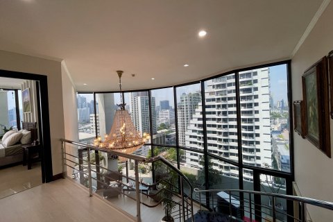 Condo à Watthana, Bangkok, Thaïlande, 5 chambres № 190960 - photo 2