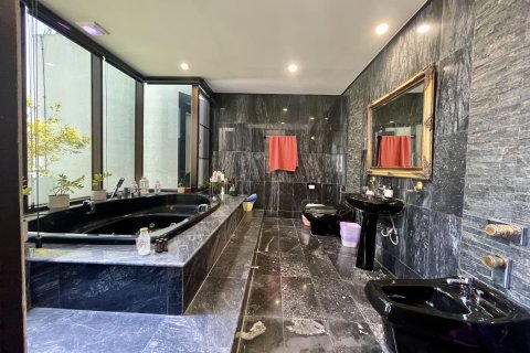 Condo à Watthana, Bangkok, Thaïlande, 5 chambres № 190960 - photo 9