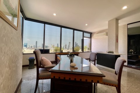 Condo à Watthana, Bangkok, Thaïlande, 5 chambres № 190960 - photo 13