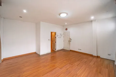 House in Ban Lam Luk Ka, Thailand 3 bedrooms № 160290 - photo 6