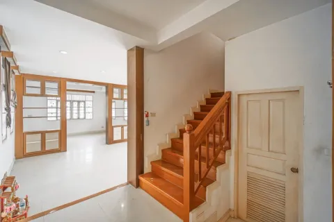 House in Ban Lam Luk Ka, Thailand 3 bedrooms № 160290 - photo 11