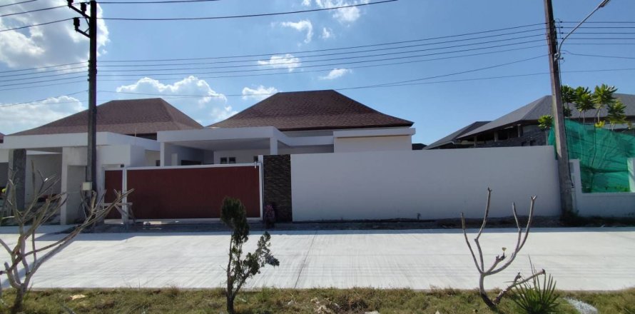 House in Phuket, Thailand 3 bedrooms № 160289