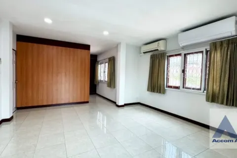 Haus in Suan Luang, Bangkok, Thailand 4 Schlafzimmer № 214602 - Foto 4