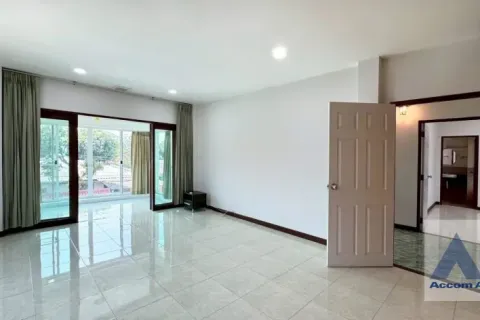 Haus in Suan Luang, Bangkok, Thailand 4 Schlafzimmer № 214602 - Foto 2