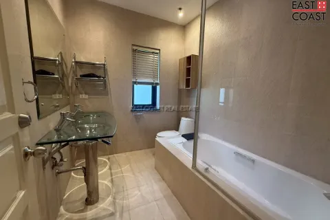 Casa de 3 dormitorios en Jomtien Beach, Pattaya, Tailandia № 212565 - foto 14