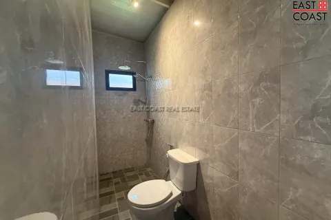Casa de 3 dormitorios en Jomtien Beach, Pattaya, Tailandia № 212565 - foto 13