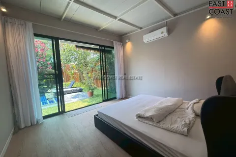 Casa de 3 dormitorios en Jomtien Beach, Pattaya, Tailandia № 212565 - foto 10