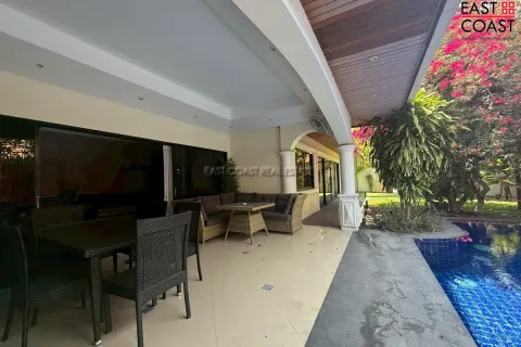Casa de 3 dormitorios en Jomtien Beach, Pattaya, Tailandia № 212565 - foto 20
