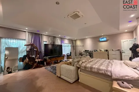 Casa de 5 dormitorios en Jomtien Beach, Pattaya, Tailandia № 212569 - foto 10