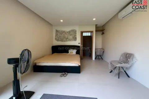 Casa de 5 dormitorios en Jomtien Beach, Pattaya, Tailandia № 212569 - foto 11