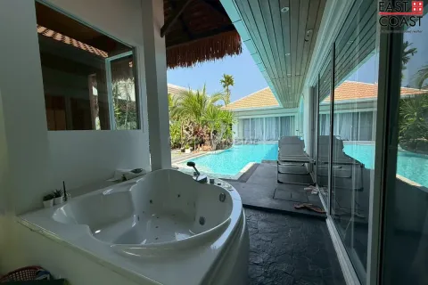Casa de 5 dormitorios en Jomtien Beach, Pattaya, Tailandia № 212569 - foto 16