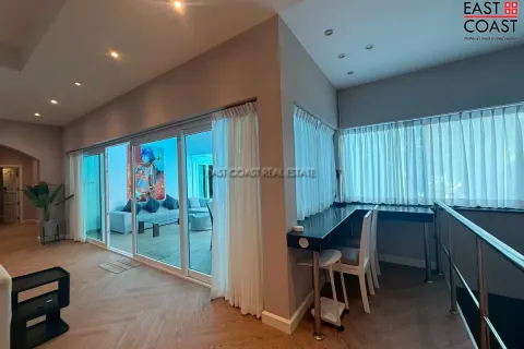 Casa de 4 dormitorios en Jomtien Beach, Pattaya, Tailandia № 212564 - foto 8
