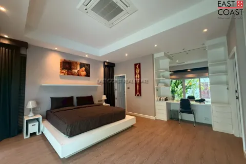 Casa de 4 dormitorios en Jomtien Beach, Pattaya, Tailandia № 212564 - foto 5