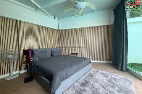 Casa de 4 dormitorios en Jomtien Beach, Pattaya, Tailandia № 212564 - foto 11