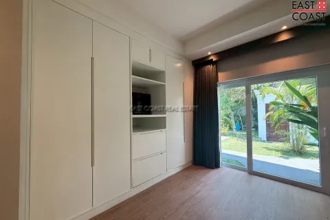 Casa de 4 dormitorios en Jomtien Beach, Pattaya, Tailandia № 212564 - foto 9
