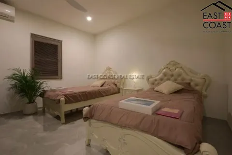 Casa de 3 dormitorios en Pattaya, Tailandia № 212568 - foto 11