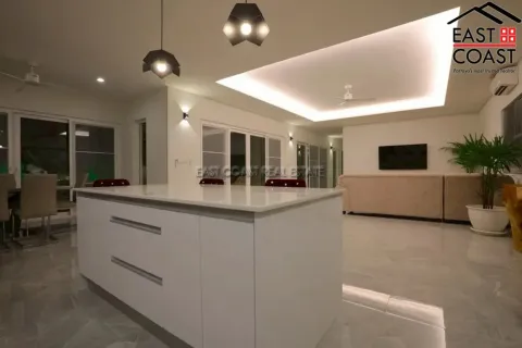Casa de 3 dormitorios en Pattaya, Tailandia № 212568 - foto 3