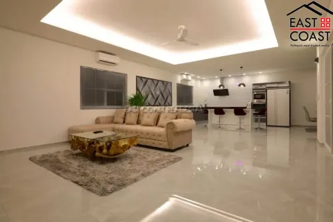 Casa de 3 dormitorios en Pattaya, Tailandia № 212568 - foto 4