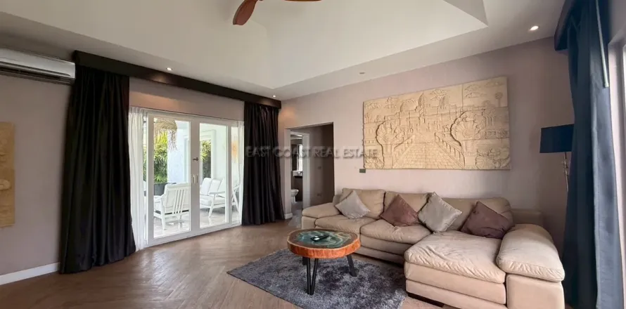 Casa de 3 dormitorios en Pattaya, Tailandia № 212567