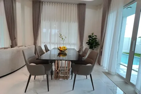 Casa de 3 dormitorios en Pattaya, Tailandia № 210626 - foto 10