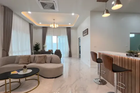 Casa de 3 dormitorios en Pattaya, Tailandia № 210626 - foto 8