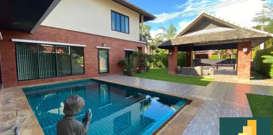 Casa de 3 dormitorios en Pattaya, Tailandia № 210625