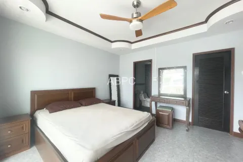Condo on Jomtien Beach, Pattaya, Thailand, 1 bedroom № 210627 - photo 10