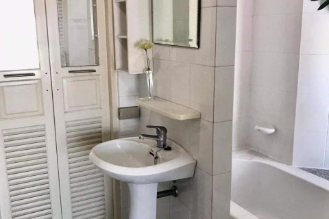 Condo à Bang Rak, Bangkok, Thaïlande, 2 chambres  № 173354 - photo 10