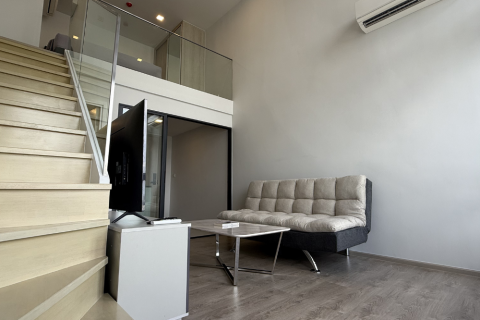 Studio dans le Condo à Suan Luang, Bangkok, Thaïlande  № 173355