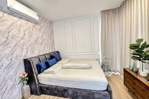 Condo in Bangkok, Thailand, 1 bedroom  № 116950 - photo 6