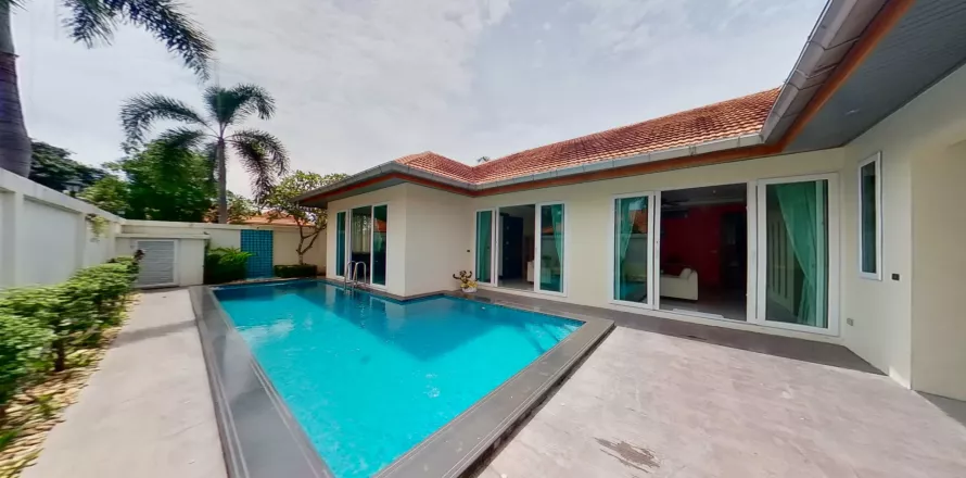 Villa in Pattaya, Thailand 4 bedrooms № 145191