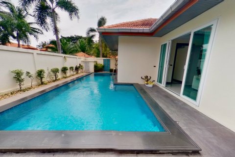 Villa in Pattaya, Thailand 4 bedrooms № 145191 - photo 6