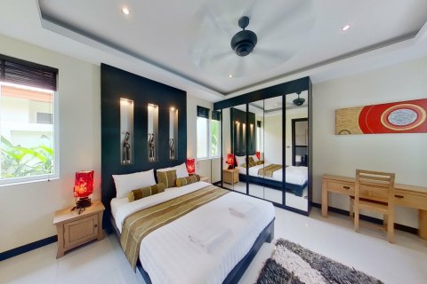 Villa in Pattaya, Thailand 4 bedrooms № 145191 - photo 14