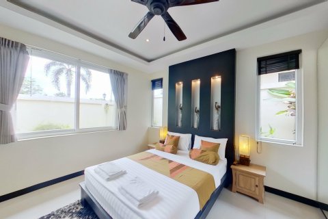 Villa in Pattaya, Thailand 4 bedrooms № 145191 - photo 11