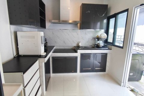 Maison à Saphan Sung, Bangkok, Thaïlande 4 chambres № 154732 - photo 4