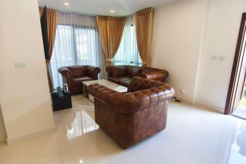 Maison à Saphan Sung, Bangkok, Thaïlande 4 chambres № 154732 - photo 10