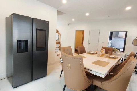 Maison à Saphan Sung, Bangkok, Thaïlande 4 chambres № 154732 - photo 8