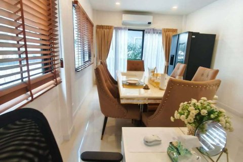 Maison à Saphan Sung, Bangkok, Thaïlande 4 chambres № 154732 - photo 6