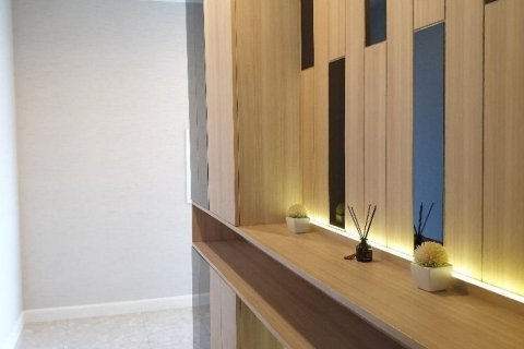 Condo in Khlong Toei, Bangkok, Thailand, 2 bedrooms  № 154733 - photo 14