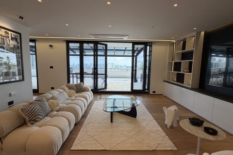 Condo in Sathon, Bangkok, Thailand, 4 bedrooms № 154736 - photo 11