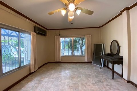 House in Chiang Mai, Thailand 4 bedrooms № 113926 - photo 12