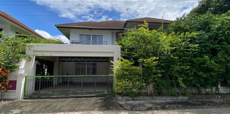 House in Chiang Mai, Thailand 4 bedrooms № 113926